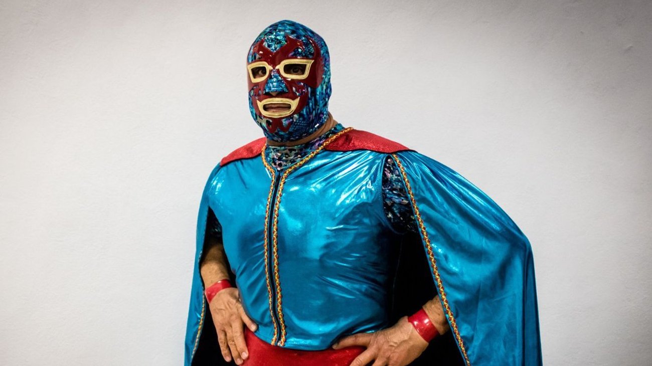 Acusan al exluchador Dos Caras de agredir a su expareja