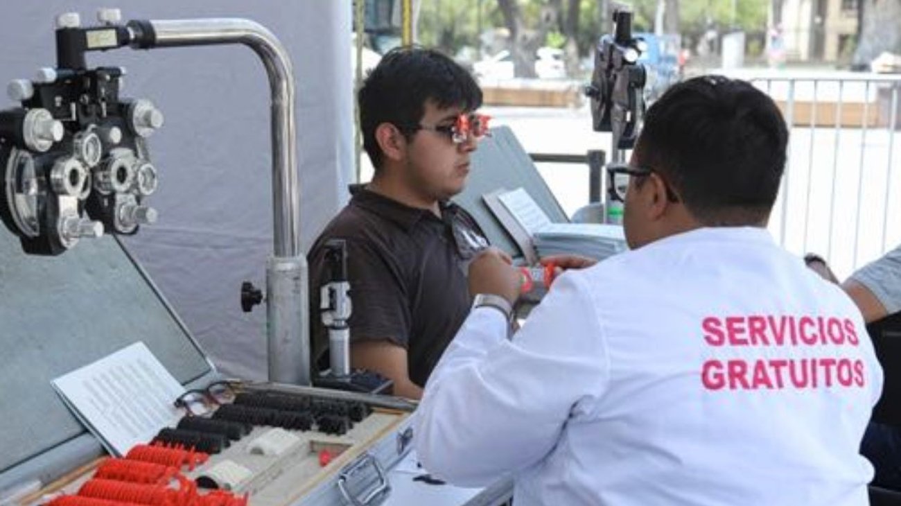 Entrega gobierno 28 mil lentes mediante la nueva ruta