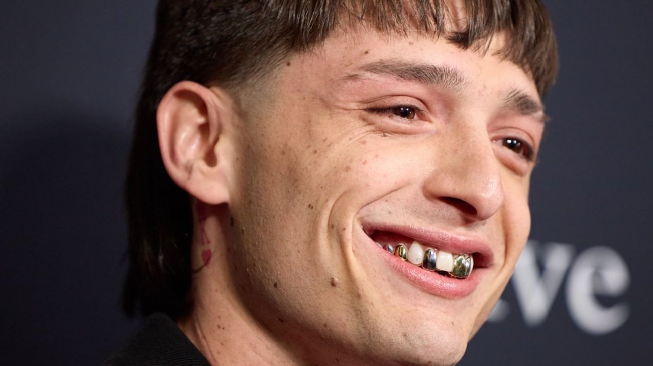 Peso Pluma gana su primer Grammy por mejor álbum mexicano