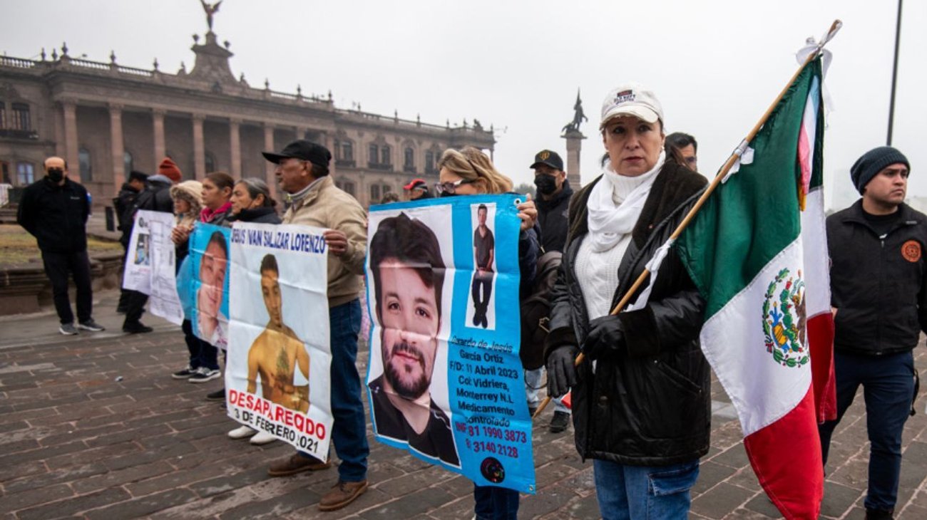 Familias de desaparecidos de NL exigen a AMLO cifras reales