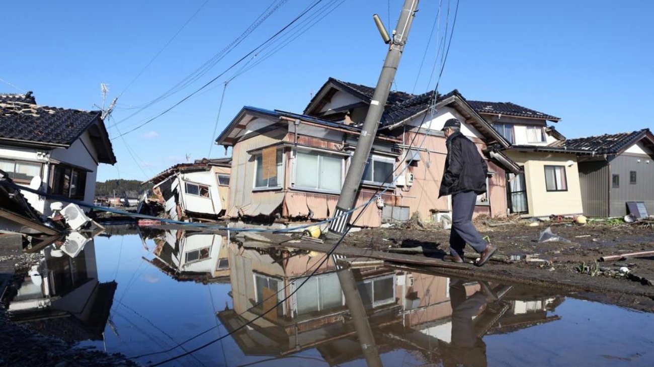 Siguen evacuadas 15 mil personas tras terremoto de Japón