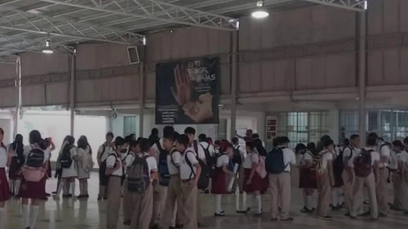 Madre de familia denuncia malas condiciones de Secundaria 51
