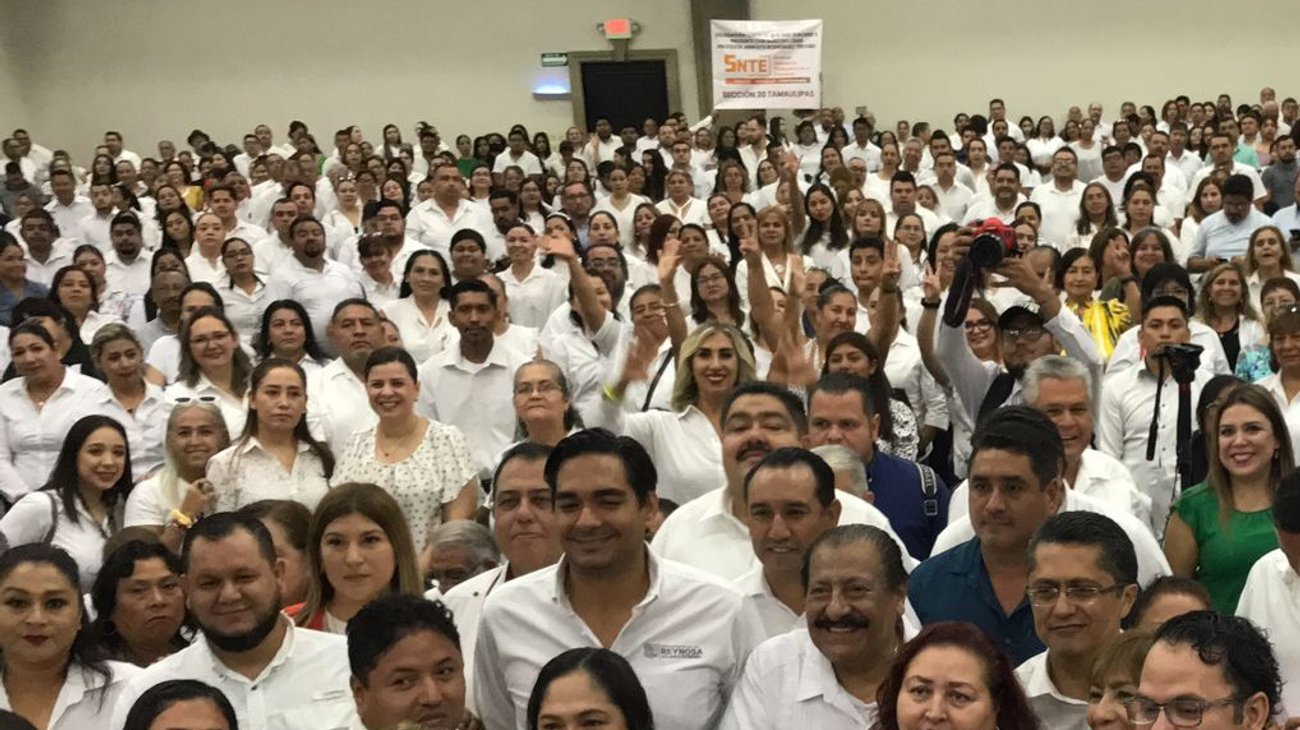 Sindicato Magisterial defiende temas en libros de texto 