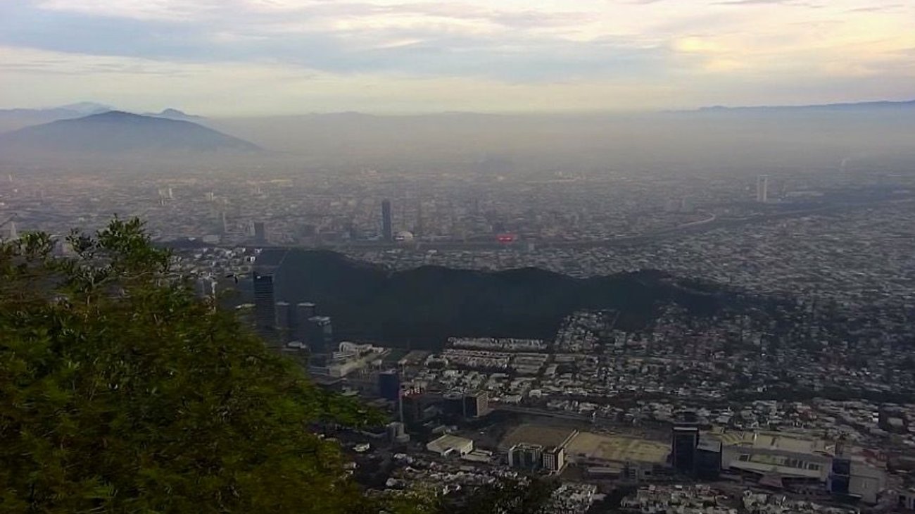 Registra metrópoli regia calidad del aire 'muy mala'