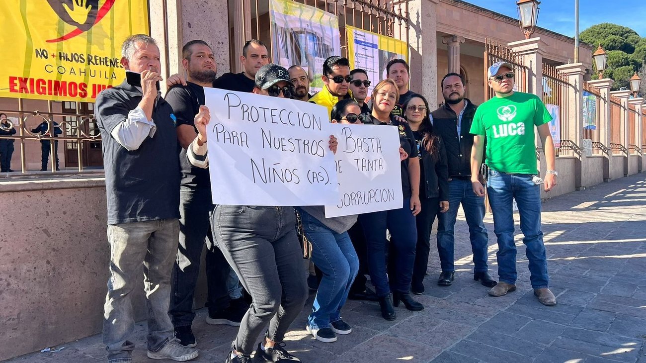 Manifestación en Saltillo denuncia obstrucción de convivencias 