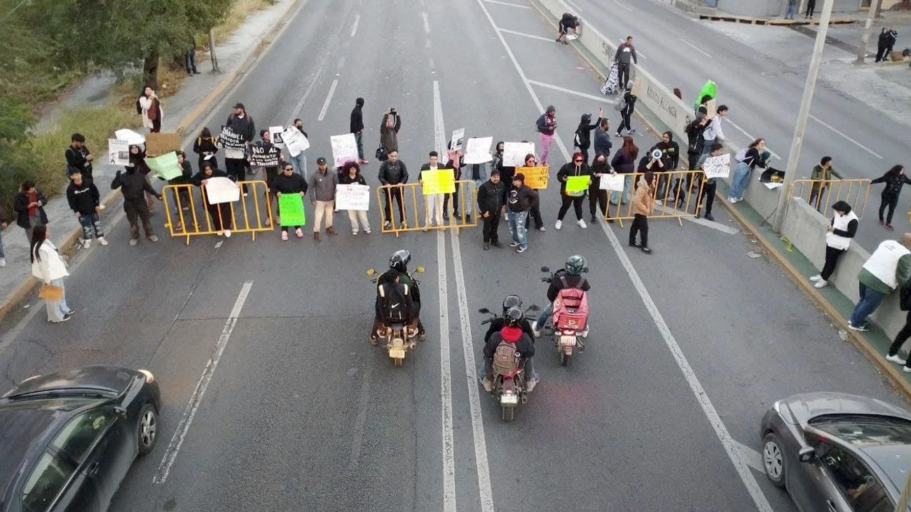 Relacionan con PRI y PAN protestas contra alza camionera