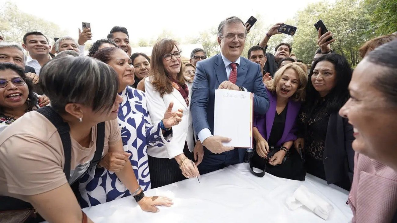 Ebrard crea asociación 'El Camino de México' 