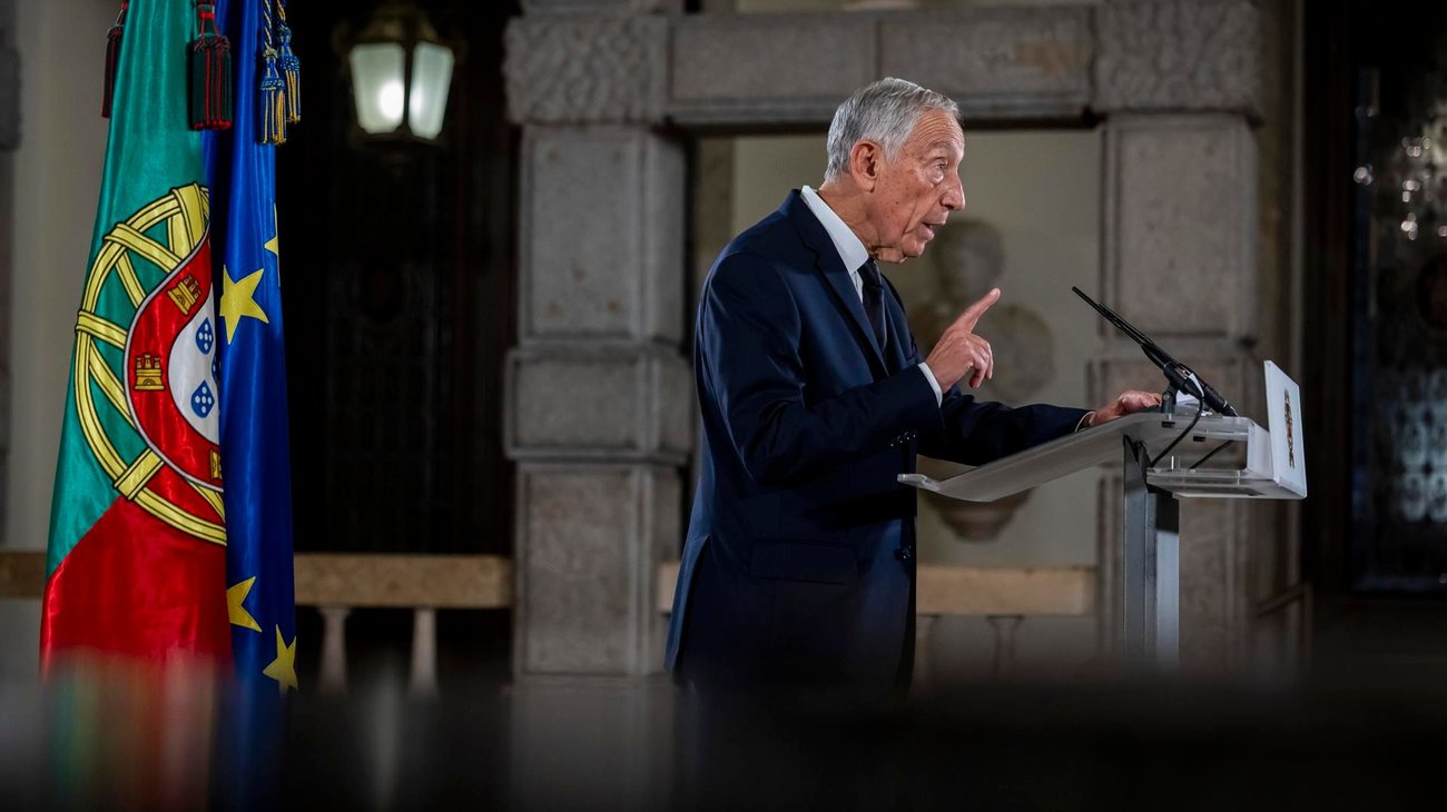 Acusa presidente de Portugal a Trump de ser un 'activo soviético'