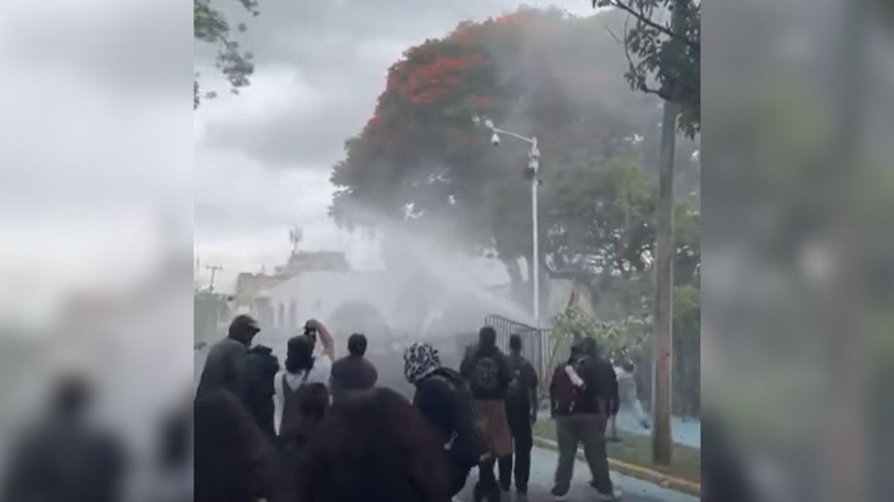 Enfrentamientos marcan marcha por agua limpia en Guadalajara