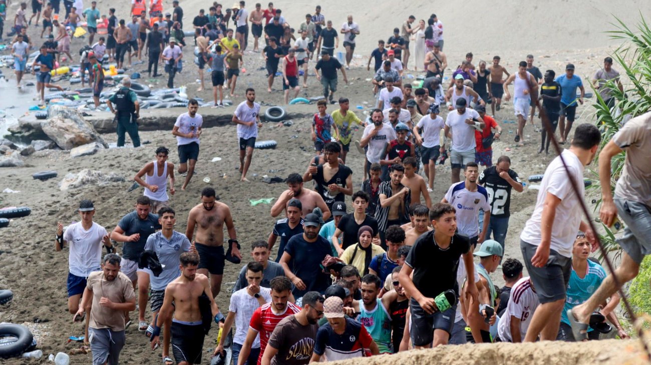 Casi 49 mil migrantes entraron a Ceuta en los últimos días