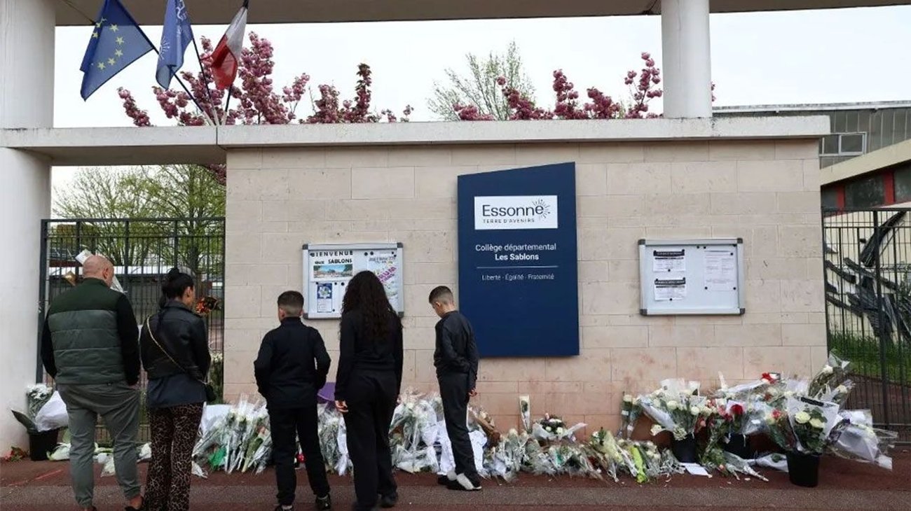 Muere adolescente tras recibir golpiza saliendo del colegio