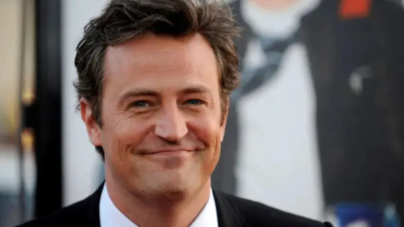 Crean beca de estudio contra adicciones en honor a Matthew Perry