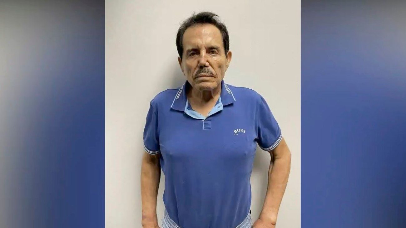 Se presenta 'El Mayo' ante juez en silla de ruedas