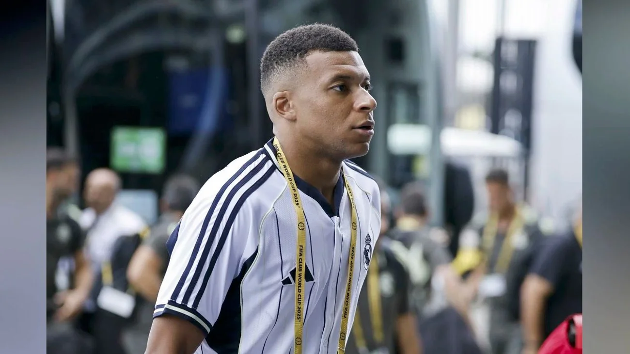 Investiga Francia las donaciones de Mbappé a cinco policías