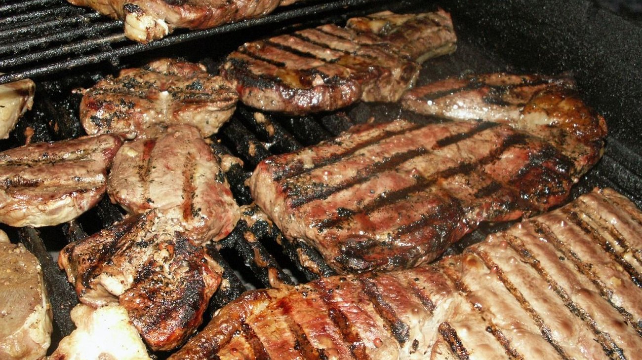 Medio Ambiente advierte sobre consecuencias de carnes asadas
