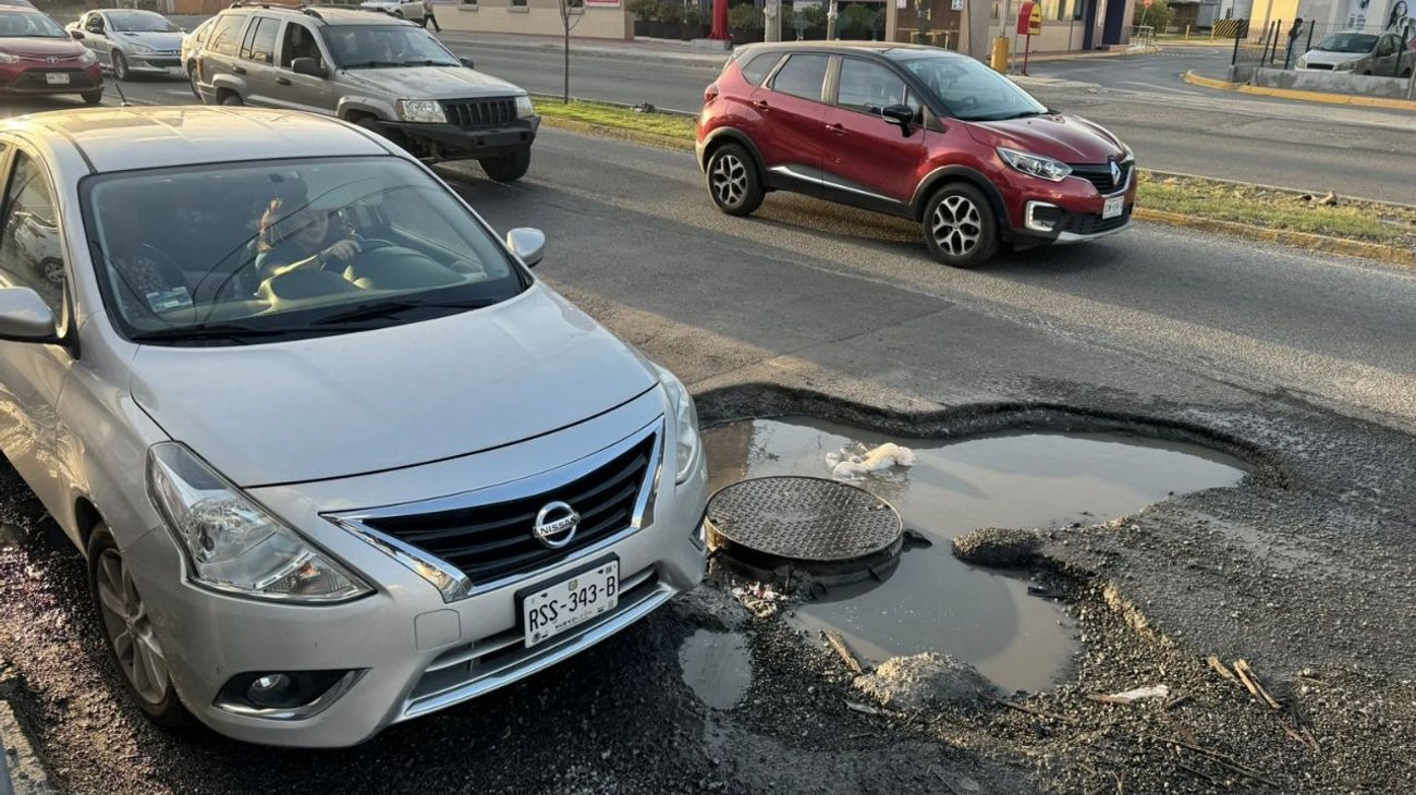 megabache_pone_en_riesgo_a_automovilistas_en_guadalupe_3d97340e70
