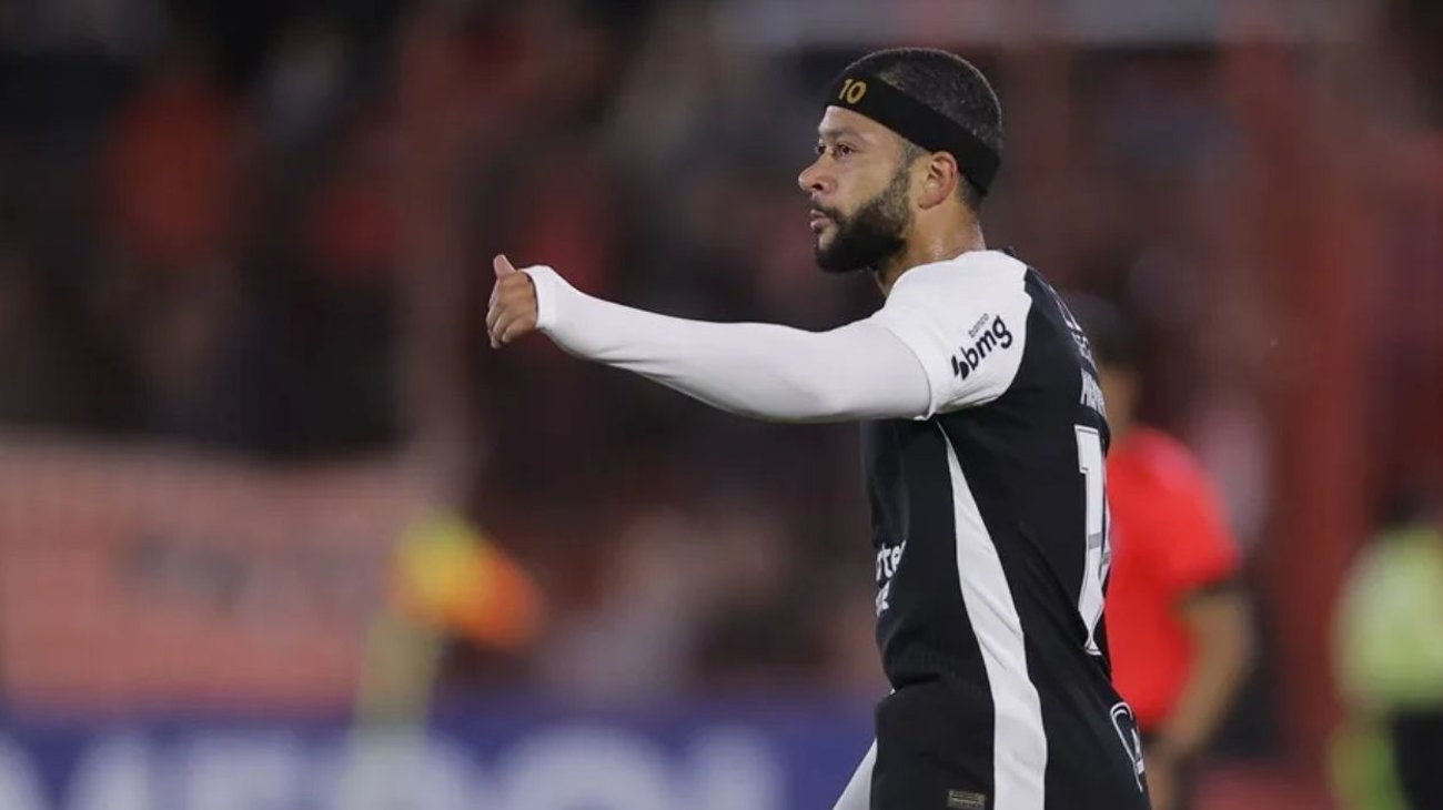 Memphis Depay seguirá en Corinthians hasta mediados de 2028