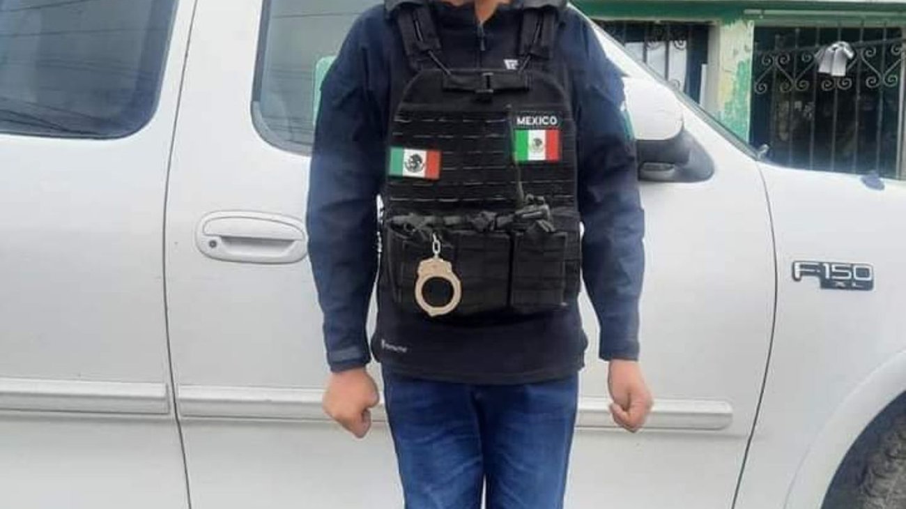 Se disfraza de su héroe favorito: su papá policía que murió