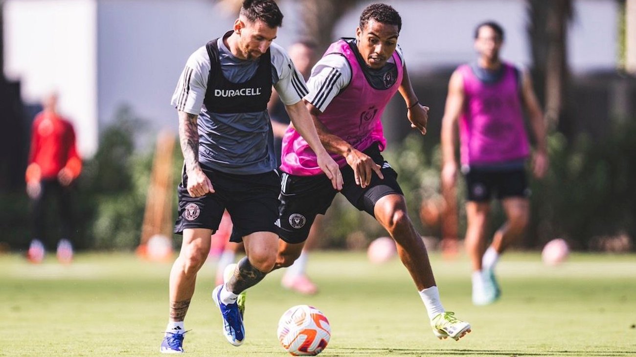 Messi entrena; mañana definen si juega ante Rayados