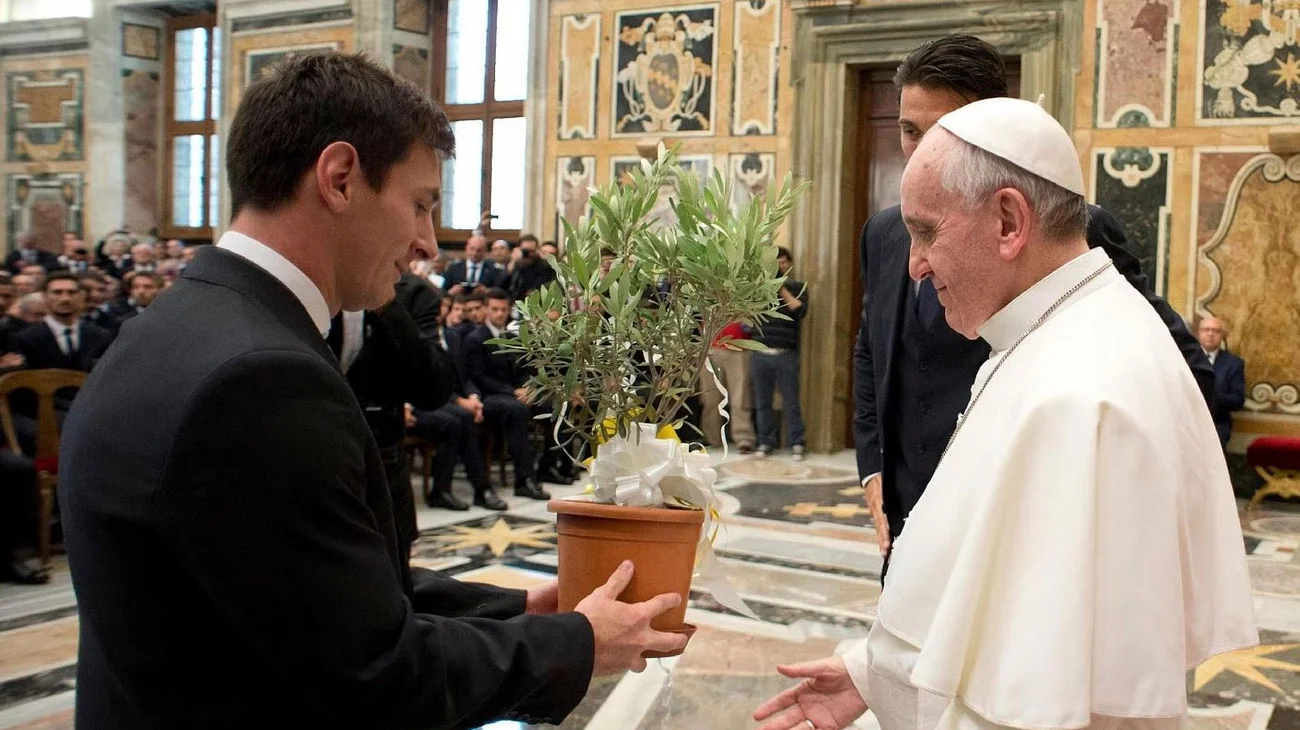 Messi recuerda al papa Francisco: Hizo del mundo un lugar mejor