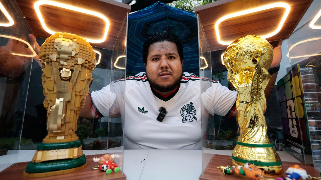 Convirtió su pasión por el Mundial en una colección