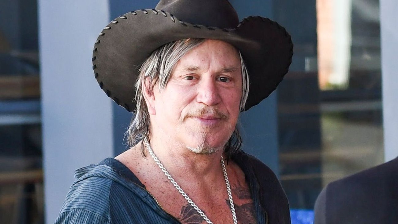 Desalojan a Mickey Rourke de su casa por deuda de 60,000 dólares