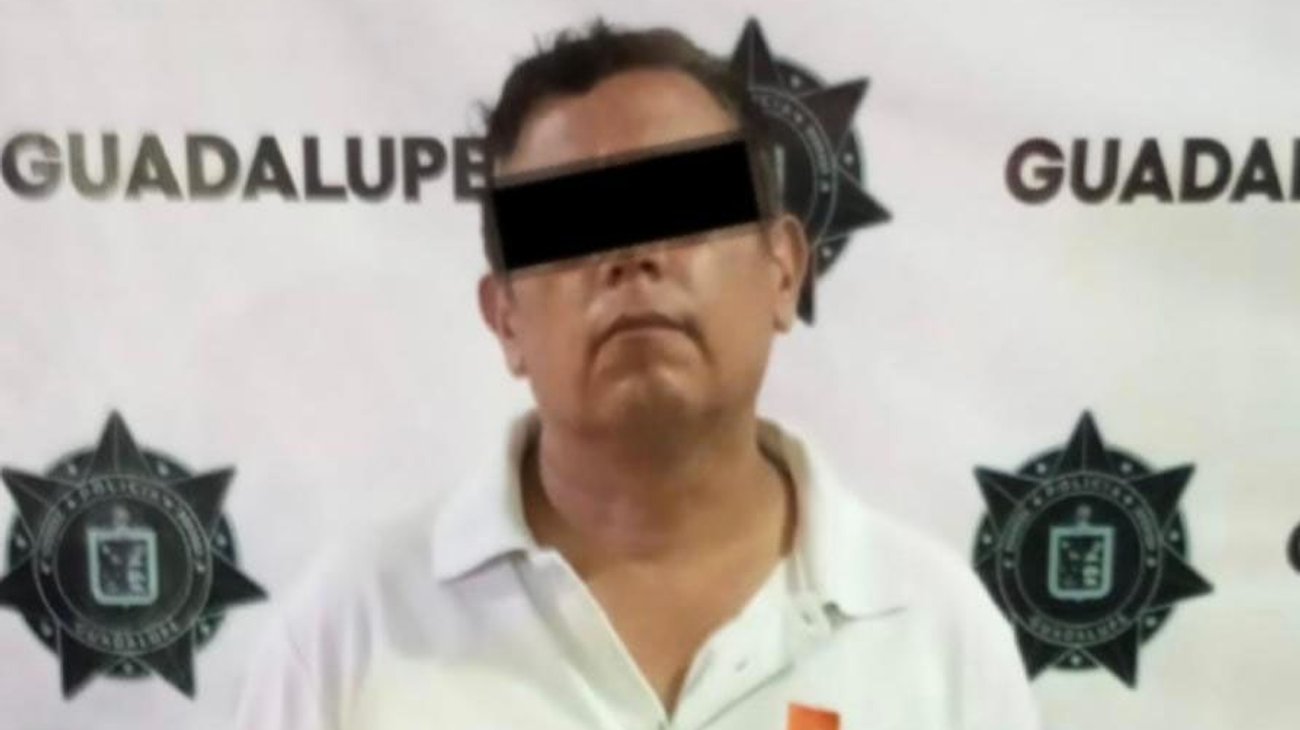 Detienen a chofer que traficaba 28 migrantes en Guadalupe