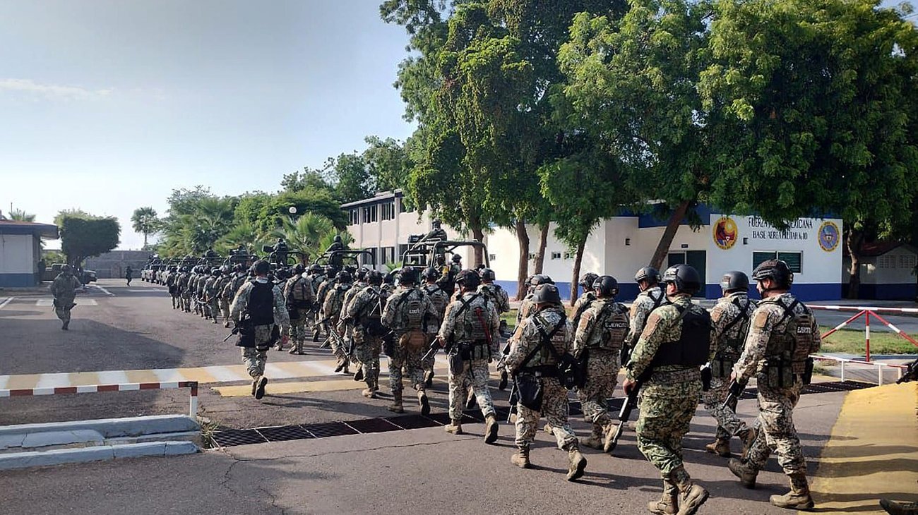 Llegan a Sinaloa 200 militares tras detención del 'Mayo'