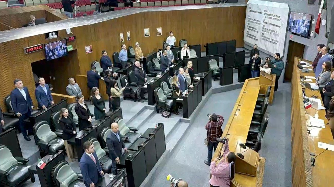 Dedican minuto de silencio a fallecidos en ataques tras operativo