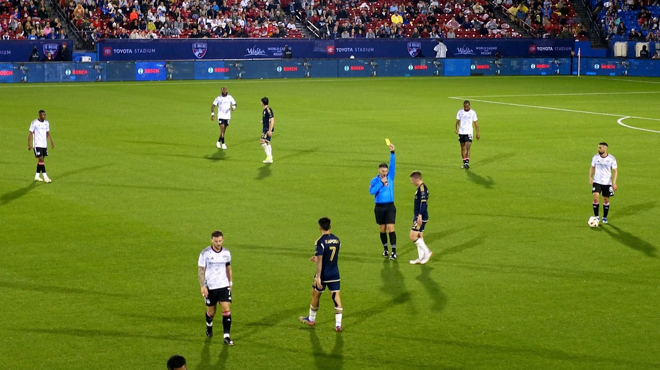 Árbitros de la MLS explicarán en directo decisiones del VAR