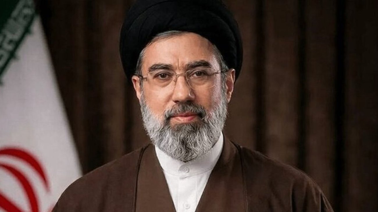 Líder supremo iraní amenaza a EUA y pide cerrar estrecho de Ormuz