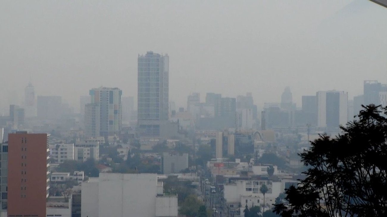 Piden exhortar a usar cubrebocas en días muy contaminados