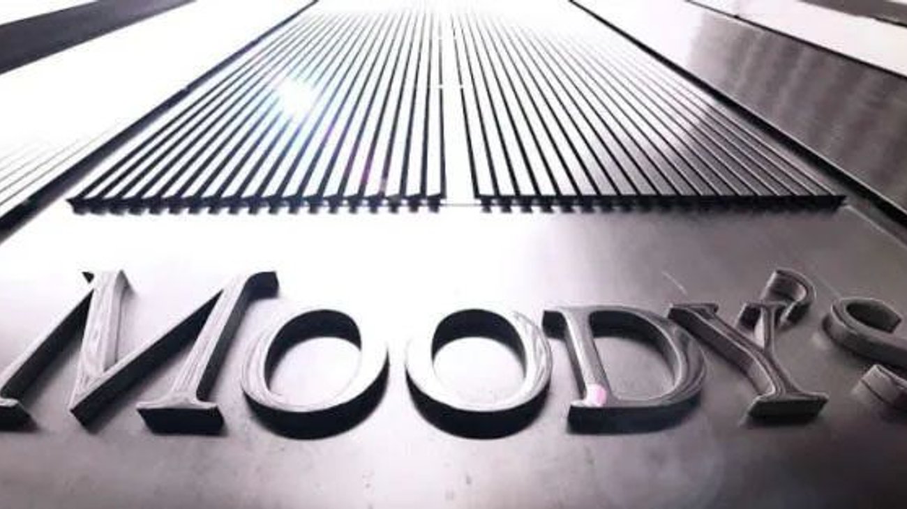 La banca de EU cae en Wall Street tras la rebaja de Moody's