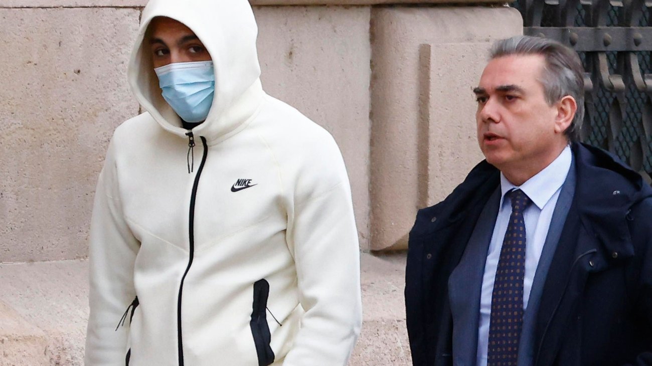 Morad acepta 2 años de prisión por incitar ataques