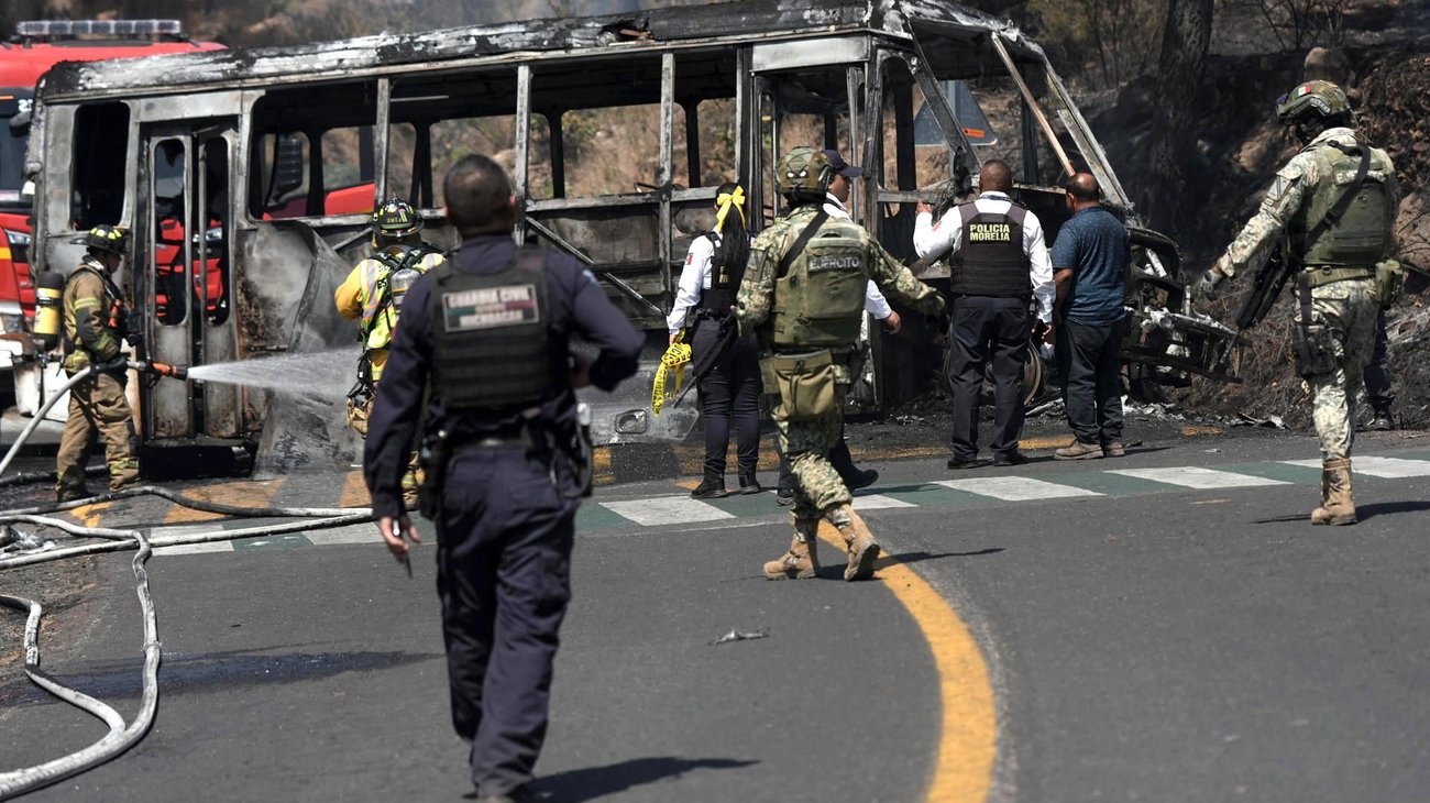 Detienen a 70 personas durante ataques tras muerte de 'El Mencho'