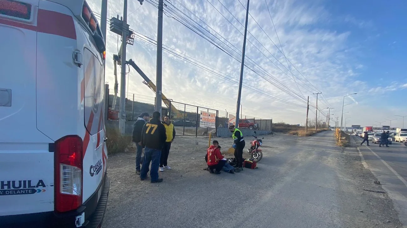 Motociclista resulta lesionado sobre bulevar Miguel Ramos Arizpe