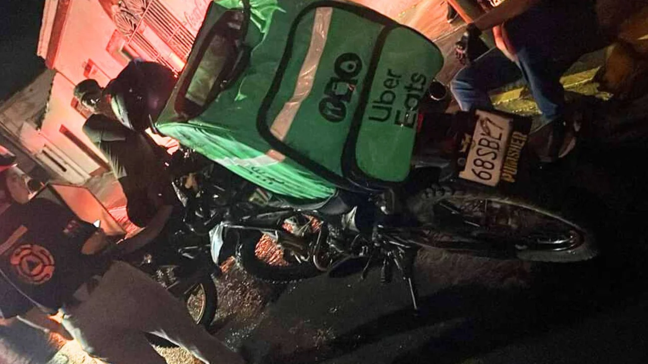 Motociclista resulta lesionado tras derrapar en Monterrey