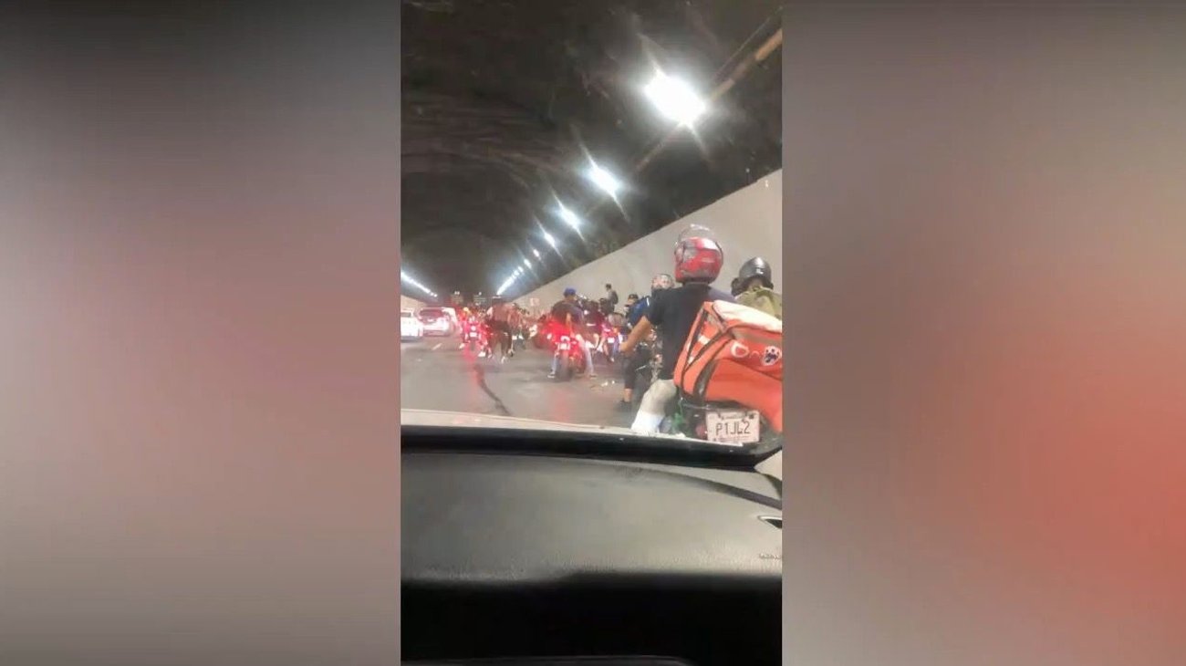 Colapsan motociclistas Túnel de la Loma Larga