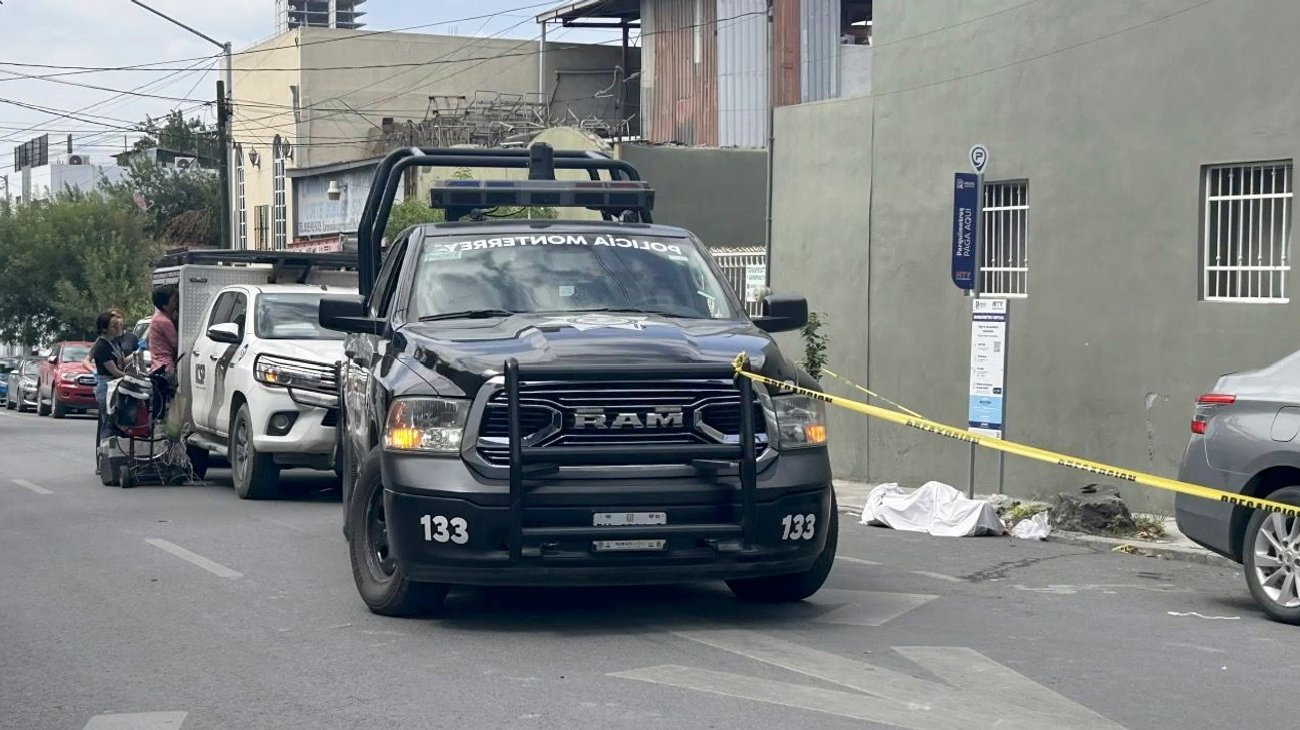 Hombre pierde la vida en calles del centro de Monterrey