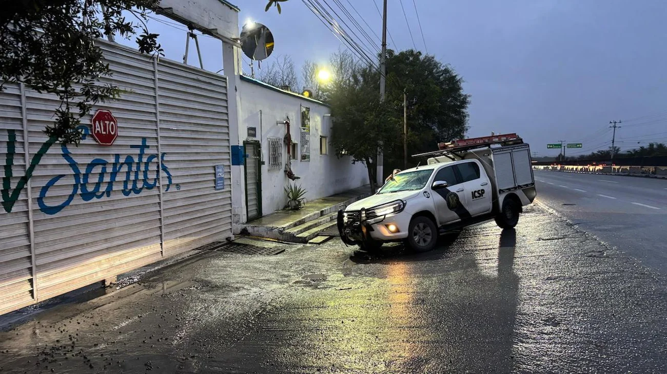 Muere hombre al quedar atrapado en almacén de arena