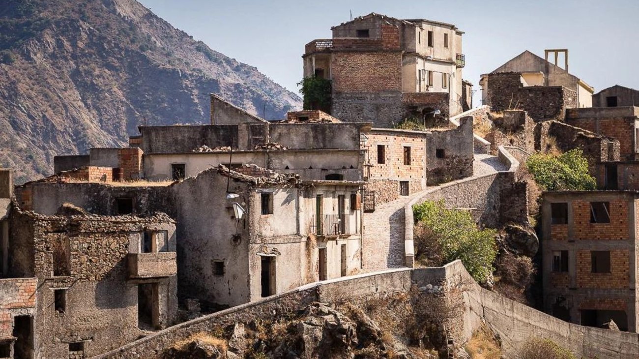 Influencer pierde la vida durante visita a pueblo fantasma