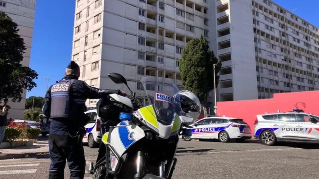 Mueren madre y sus tres hijos tras caer de un edificio en Francia
