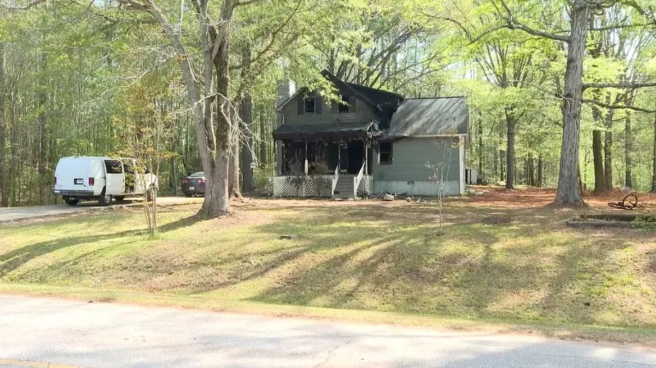 Muere menor en incendio mientras rescataba a su perro