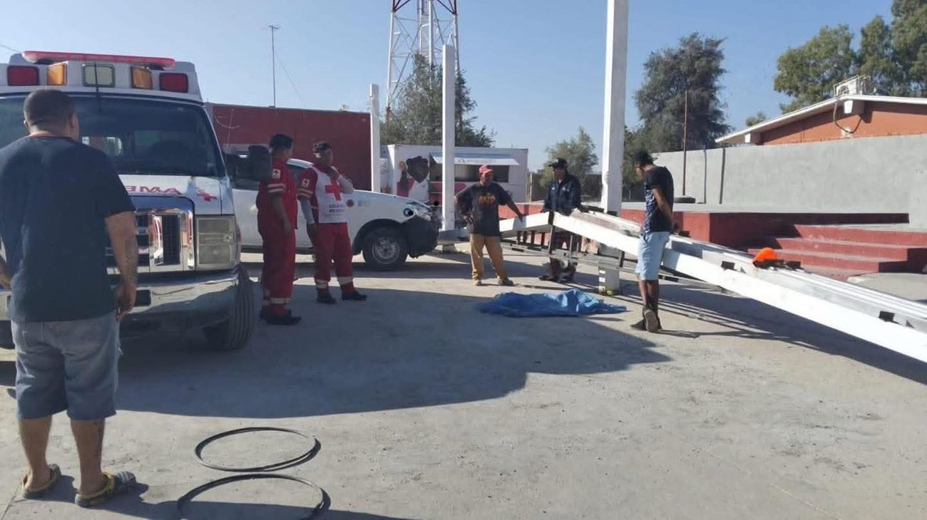 Muere estudiante de 6 años tras colapso de techumbre en primaria