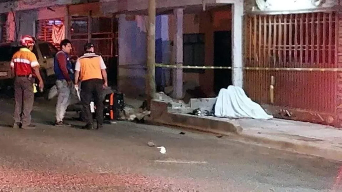 Muere motociclista tras intentar rebasar otro vehículo