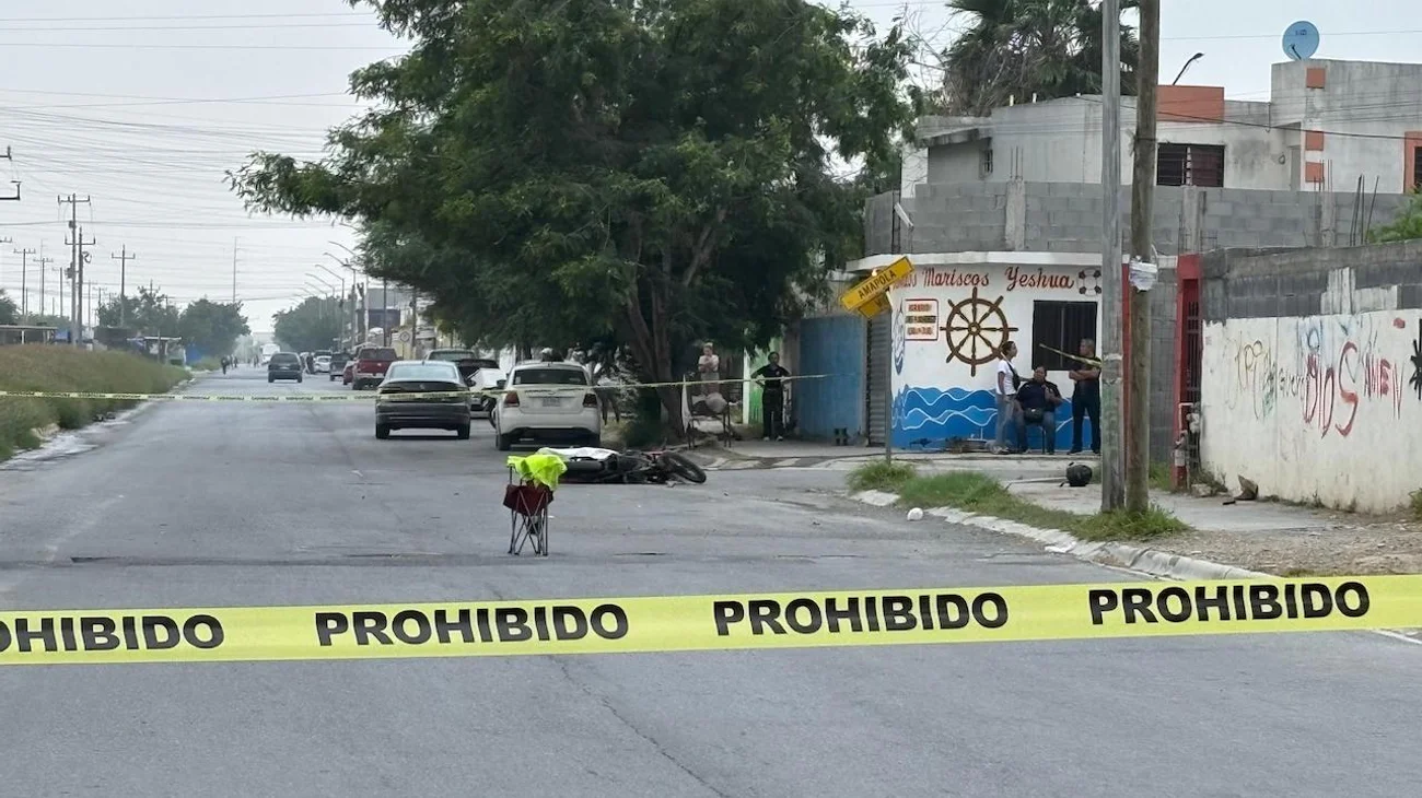 Muere motociclista al derrapar sin casco en García