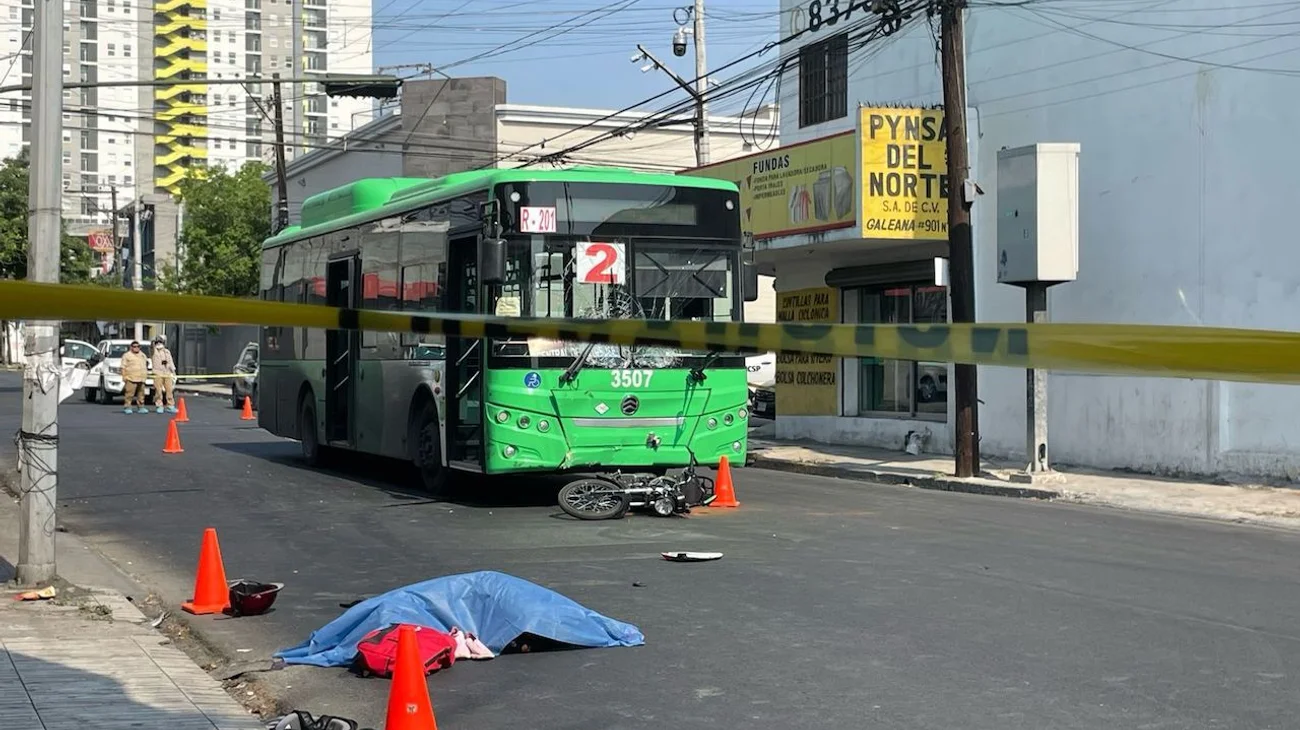 muere_mujer_moto_monterrey_3215ab4406