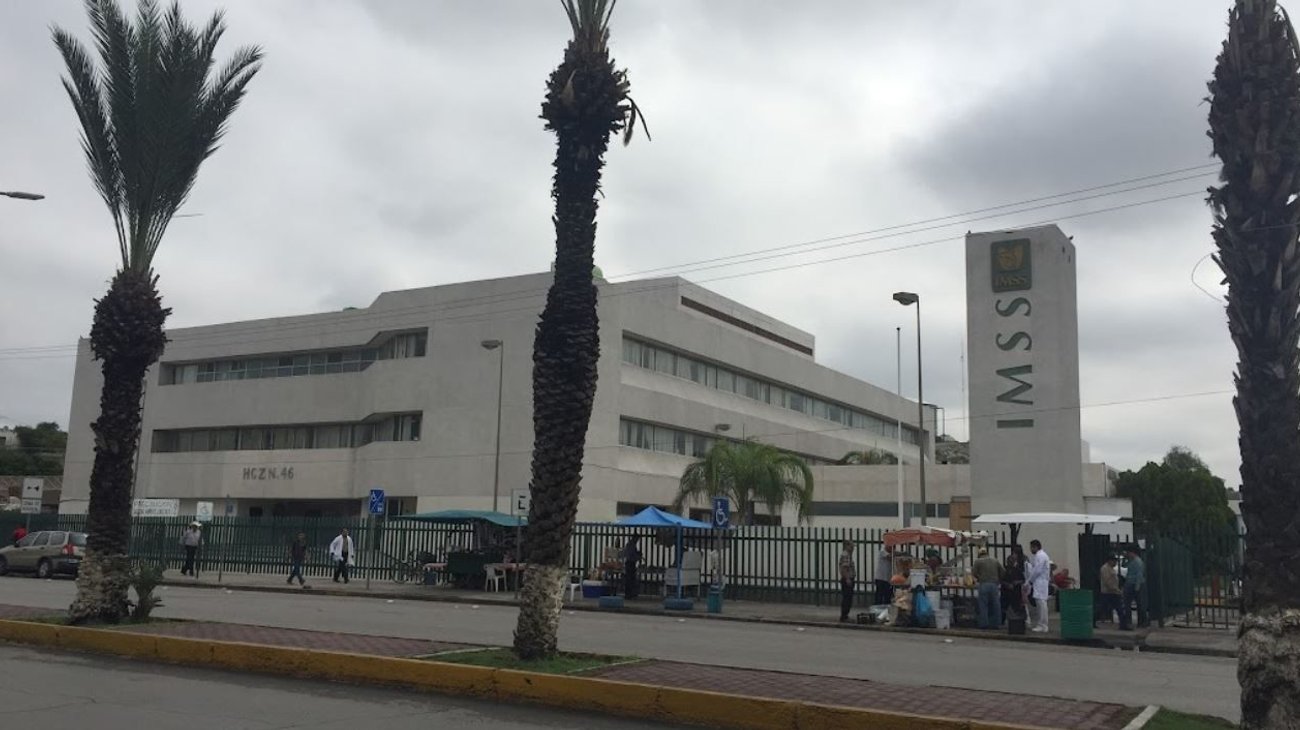 Madre halla a hija muerta al despertarla para ir a clases