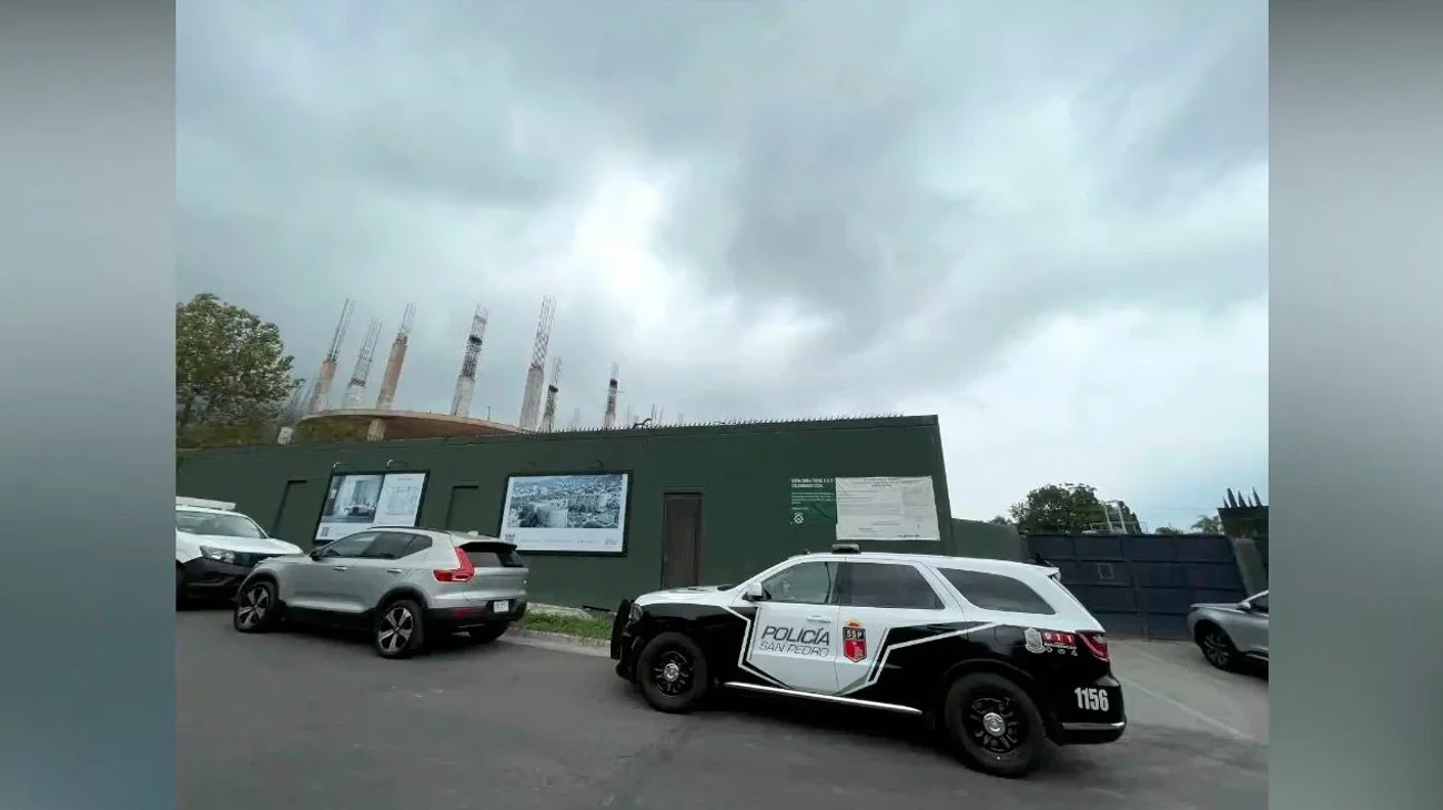 Muere albañil al interior de construcción en Bosques del Valle