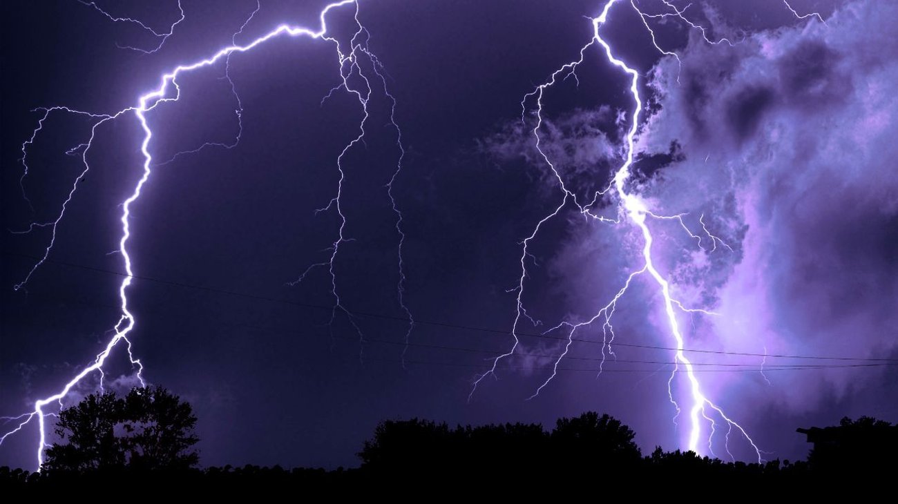 Mueren madre e hija por el impacto de un rayo en Querétaro